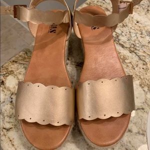 Size 9 rose gold platform sandals